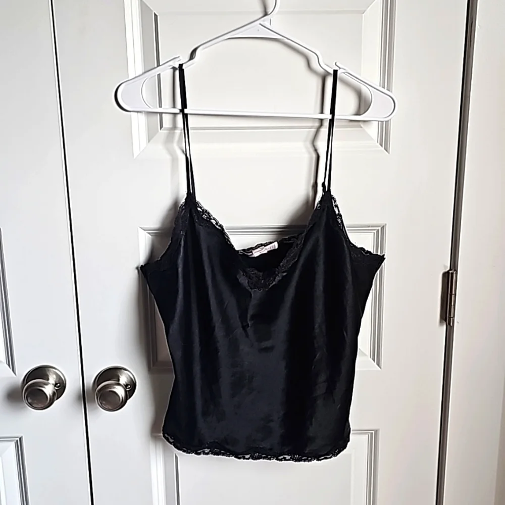 Victoria's Secret Silky Lingerie Top in Black With Lace Women's Size Large EUC - Picture 1 of 8